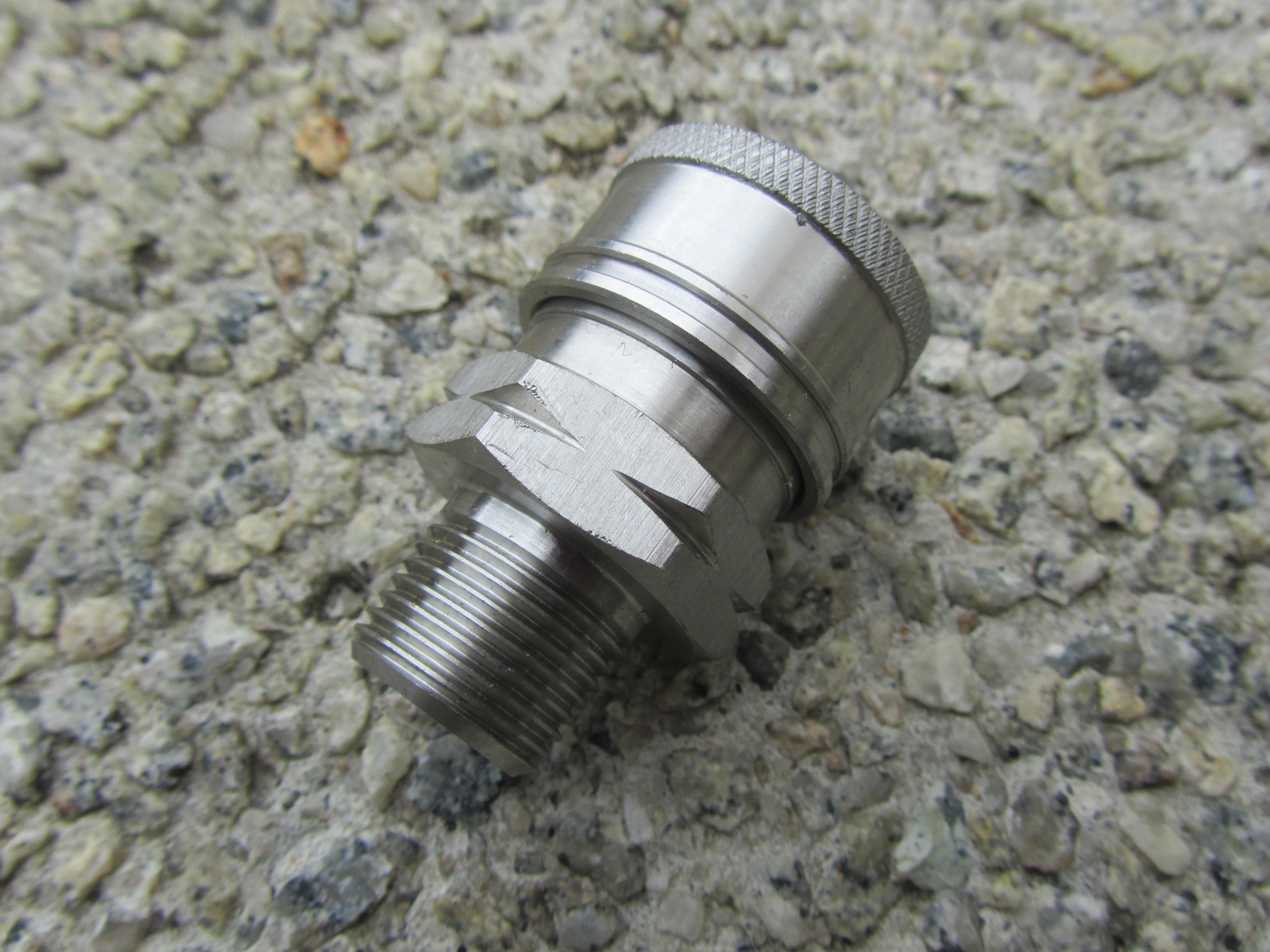 3/8 Quick Connect in Stainless Steel / Brass