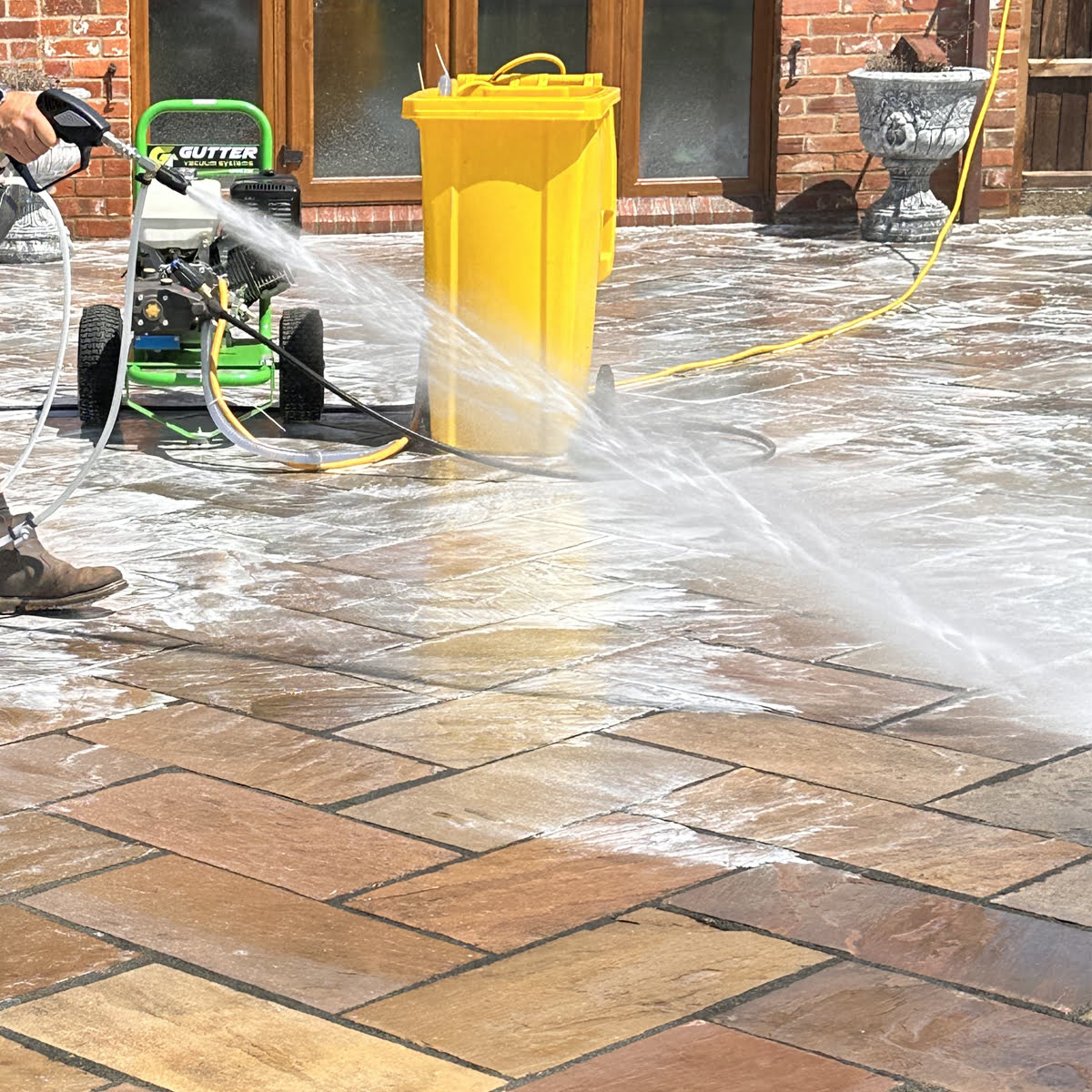 How to Clean Render Safely with Softwashing